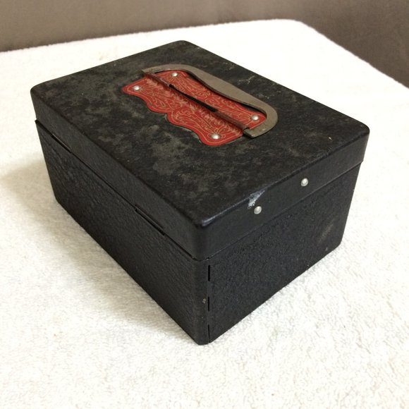 Vintage Black Metal Savings Bank SAN Lion Handle Coin Slot Good Condition - Picture 5 of 7